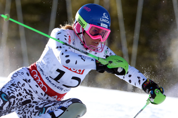 Stupne víťazov pre fantastickú Veroniku Velez-Zuzulovú v slalome SP v Maribore