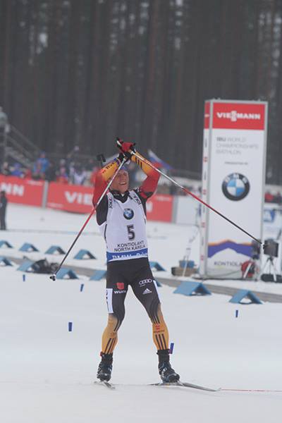 Bezchybný Erik Lesser majstrom sveta v stíhacích pretekoch na MS v Kontiolahti