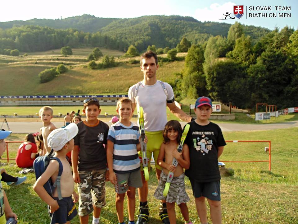 Slovenskí biatlonisti potešili deti z detských domovov