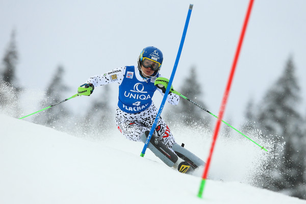Historická chvíľa: Veronika Velez-Zuzulová prvá a Petra Vlhová na pódiu v slalome SP vo Flachau