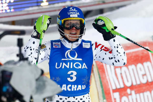 Famózna Veronika Velez-Zuzulová ovládla slalom vo Flachau