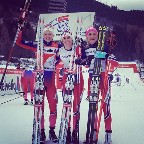 Preteky s hromadným štartom na 10 km klasicky v rámci Tour de Ski vyhrala Wengová