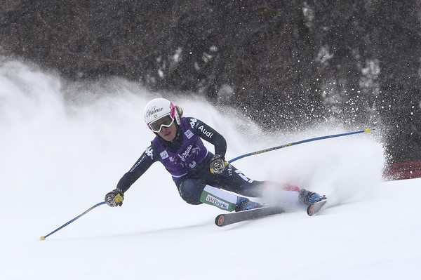 Fanchiniová sa doma v La Thuile blysla triumfom, Vonnová opäť vedie