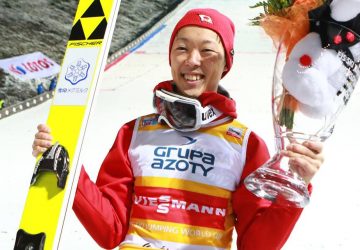 Ouvertúra v skokoch na lyžiach pre Nórov a Kobajašiho