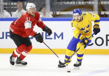 Finále MS v hokeji si zahrajú reprezentanti Švédska a Švajčiarska
