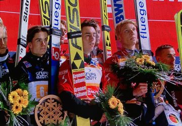 V ouvertúre SP súťaže družstiev v skokoch na lyžiach vyhralo kvarteto z Rakúska