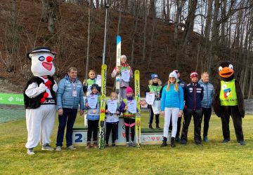 Mladí slovenskí skokani na lyžiach sa na mini Svetovom pohári nestratili