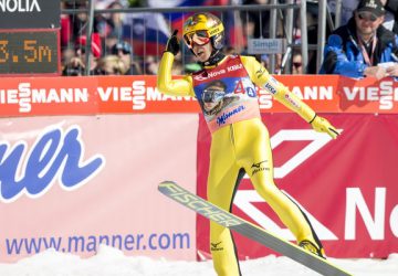 Nestarnúci skokan Noriaki Kasai sa predstaví vo svojej 31. sezóne na okruhoch SP