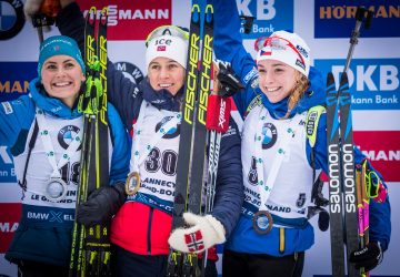 Tiril Eckhoff gewinnt vor Justine Braisaz und Markéta Davidová den Sprint von Le Grand Bornand