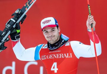 SP Chamonix: Loic Meillard debutovo zvíťazil v paralelnom obrovskom slalome a získal malý glóbus