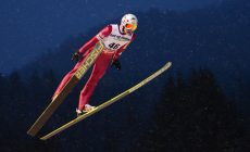 Skokani na lyžiach sa v úvode sezóny budú premiestňovať spoločnými letmi