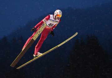 Skokani na lyžiach sa v úvode sezóny budú premiestňovať spoločnými letmi