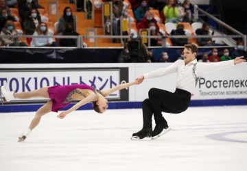 MS krasokorčuľovanie – Štokholm – Športové dvojice: V krátkom programe dominovali Aleksandra Boikovová a Dmitrii Kozlovskii