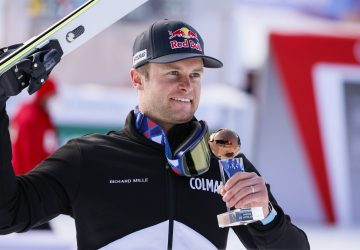 Finále SP Lenzerheide: Alexis Pinturault vyhral “obrák” a získal veľký glóbus