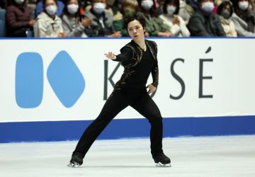 Krasokorčuľovanie NHK Trophy: Sólo kategórie ovládli domáci Šoma Uno a Kaori Sakamotová
