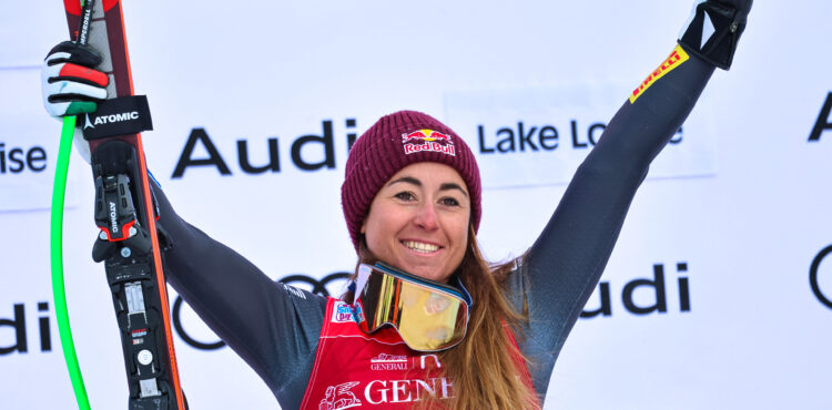 SP St. Moritz: Sofia Goggiová vyhrala zjazd s operovanou rukou, štartovala aj Petra Vlhová