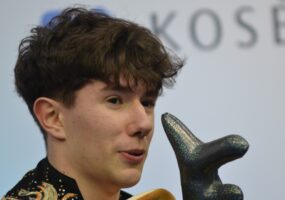 MS v krasokorčuľovaní: Krátke programy ovládol Malinin, Adam Hagara na 18. mieste