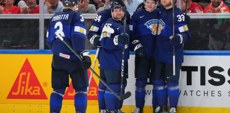 MS v ľadovom hokeji: Kanada a Fínsko si vybojovali postup do semifinále